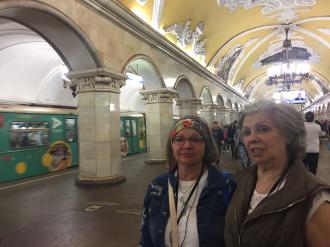 No metrô de Moscou