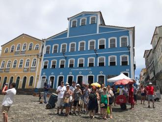 Em Salvador.