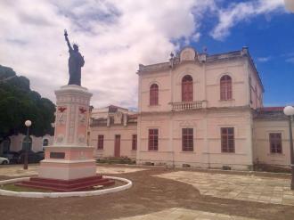 Em Maceió. 