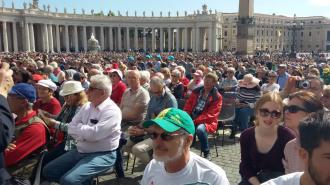 No Vaticano. 