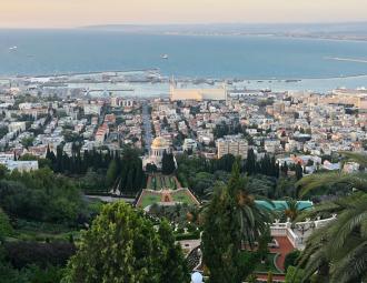 Nos Jardins Baha’i, em Haifa.
