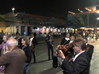 Na Praça Garibaldi. 