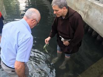 Batismo no Rio Jordão. 