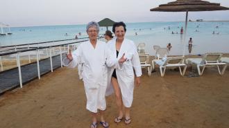 Passeando no Mar Morto.