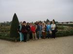 Grupo nos jardins do Palácio de Versalles, França.