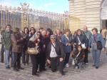 Grupo na entrada do Palácio de Versalles, França.