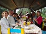 Passeio de barco com almoço em Xochimilco.