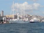 Barcos ancorados no Porto de Istambul.