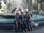Shirley, Olga e Therezinha na praça de Coyoacan