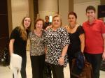 Rafa, Hilda, Mari, Marlene e Iuri antes de assistir Mary Poppins.
