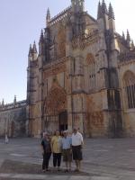 Analene, Irma, Rineo e Ivan no Mosteiro de Batalha.