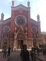 Marisa na Igreja de Santo Antonio em Istambul.