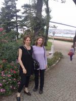 Maria Helena e Lucia nos jardins do Palácio Beylerbeyi.