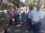 Grupo ouvindo o guia Alfredo em frente à Igreja Sta. Maria de Tonantzintla.