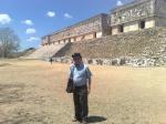 Pe. Santo no sitio arqueológico de Uxmal.