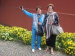 Tere e Rosalia nos jardins do Palácio de Beylerbeyi.