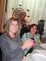Osmari e Elisabel em jantar típico.