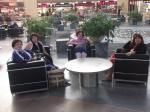 Sueli, Iris, Maria e Cecilia no aeroporto de Tel Aviv.