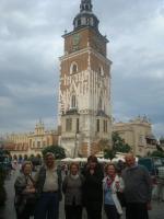 Ilda, Ivan, Ligia, Sueli, Nedis e Waldir na praça central de Cracóvia, na Polôni
