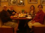 Ary, Lirio, Cladis e Olga enfrentando 2 pizzas em Cracóvia.