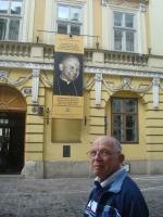 Lírio e a foto do jovem Padre Karol Wojtyla de Cracóvia.