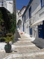 Rua típica da Ilha de Hydra.