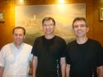 Pe. Paulo, Evaldo e Idalgo no Hotel em Atenas.