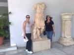 Zita e Marisa no Museu de Olímpia.