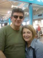 Hugo w Edi no aeroporto de Istambul.