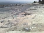 Vista das piscinas de águas quentes e calcárias de Pamukkale.