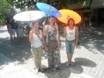 Odila, Teresinha e Vera no calçadão de Atenas.