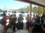 Jovens na saída do Centro Diocesano de Javier com destino a Pamplona.