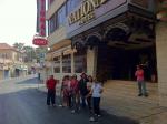 Grupo no hotel em Jerusalém antes da saída para passeio na cidade.