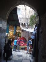 Elsa pelas ruas da Cidade Velha de Jerusalém.