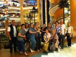 Passeando num shopping center do Cairo.