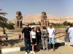 Renato, Rossane, Marines, Araujo e Dario com os Colossos de Memnon.