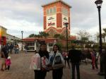 Iuri e Isabella na tarde de compras no Premium Outlet.