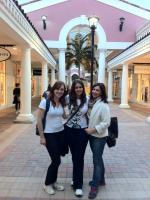 Débora, Mariana e Sandra em tarde de compras...