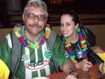 Ivan e Mariana em jantar havaiano, no Sea World.