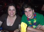 Juliana e Roberto em jantar havaiano, no Sea World.