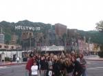 Grupo dando um pulo em Los Angeles, no Universal Studios.