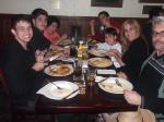 Grupo com a janta no Hard Rock Cafe.