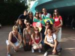 Grupo junto com Luis, brasileiro que trabalha em uma das atrações do parque Epco