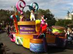 Mickey e Minnie no desfile no Magic Kingdom.
