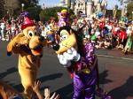 Pluto e Pateta  na Parada da tarde, no Magic Kingdom.