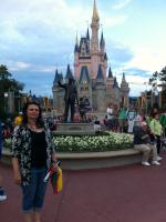 Marisa, Walt Disney, Mickey e o Castelo da Cinderela.