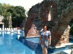 Marisa na nossa piscina na Hacienda Vista Hermosa.