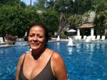 Ivanira na nossa piscina na Hacienda Vista Hermosa.