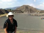 Nilva na Pirâmide da Lua em Teotihuacan.