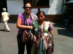 Ivanira e a vendedora de bijuterias em Cuernavaca.